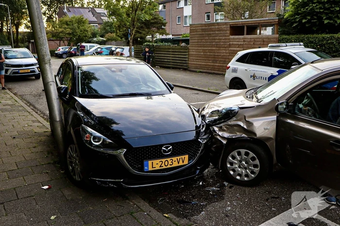 ongeval lucas van leydenlaan roelofarendsveen