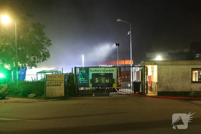 Grote brand bij afvalverwerkingsbedrijf