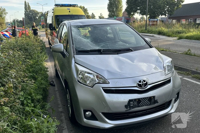 Fietser ernstig gewond bij botsing met automobilist