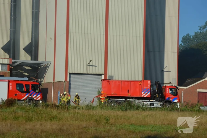 Grote brand in loods van bedrijfspand