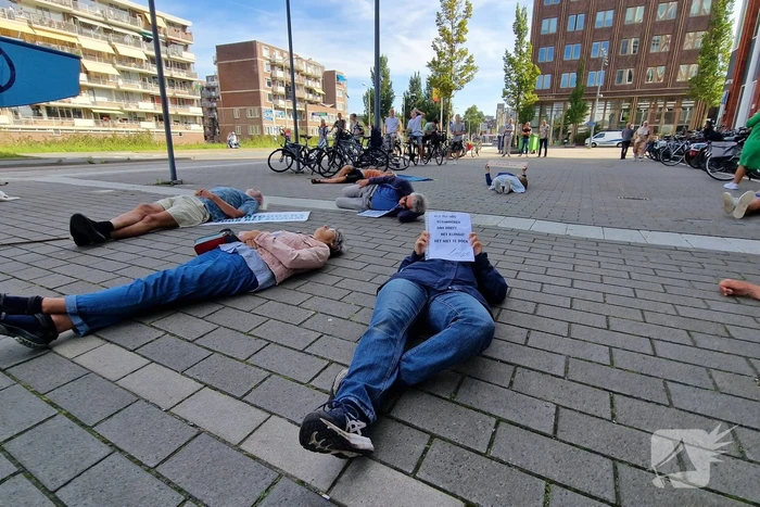Demonstratie Extinction Rebellion voor het gemeentehuis