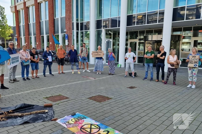 Demonstratie Extinction Rebellion voor het gemeentehuis