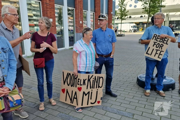Demonstratie Extinction Rebellion voor het gemeentehuis