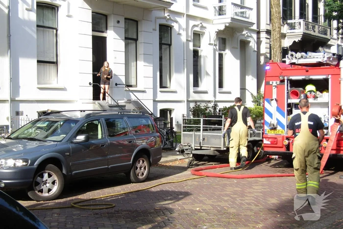 Brand op dak van woning