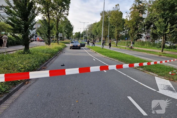 Persoon op elektrische step zwaargewond bij botsing