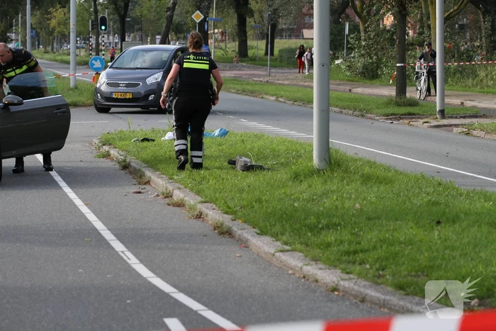Persoon op elektrische step zwaargewond bij botsing