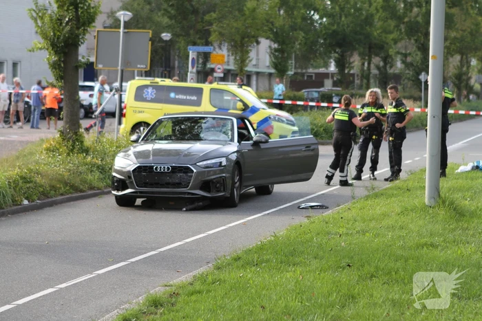 Persoon op elektrische step zwaargewond bij botsing