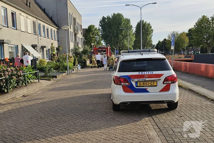 Steekvlam door bluspoging brand in pan met olie