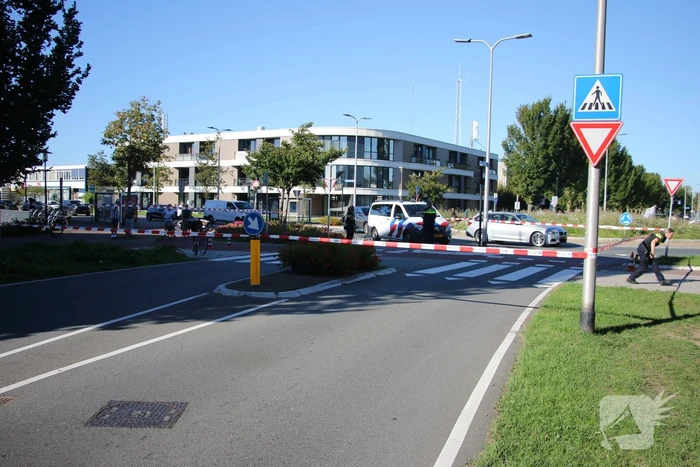Automobilist laat zwaargewonde fietser achter en rijdt door