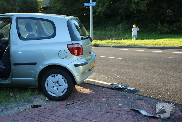 Veel schade na botsing tussen auto's