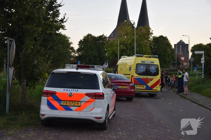 Gewonde na ongeval tussen brommer en wielrenner