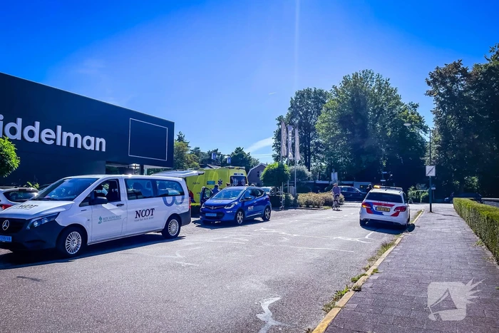 Taxichauffeur ziet fietsster over het hoofd