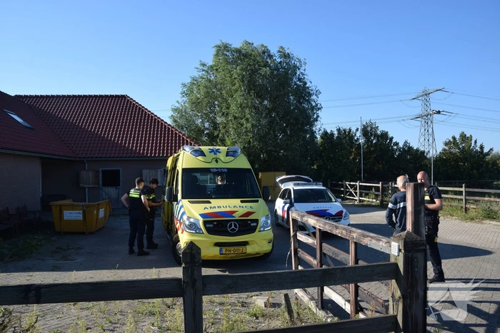 Veel schade na aanrijding tussen scooter en auto