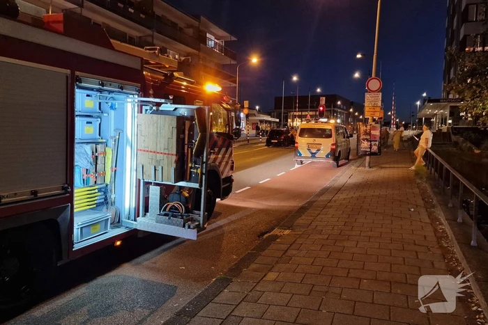 Automobilist klapt hard op bussluis