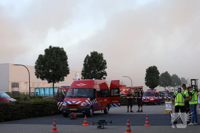 Flinke rookontwikkeling bij zeer grote brand