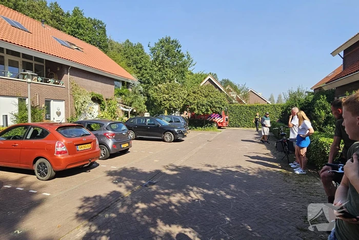 Brandweer forceert deur voor woningbrand