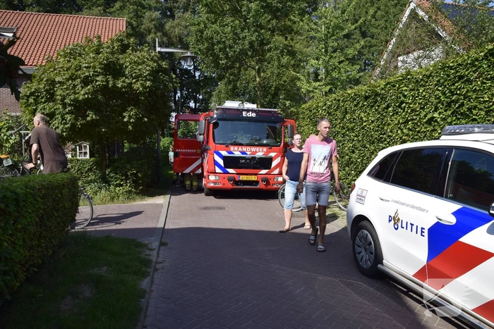 Brandweer forceert deur voor woningbrand