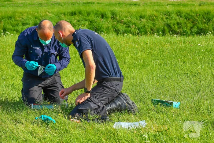 Politie verricht onderzoek bij luchthaven