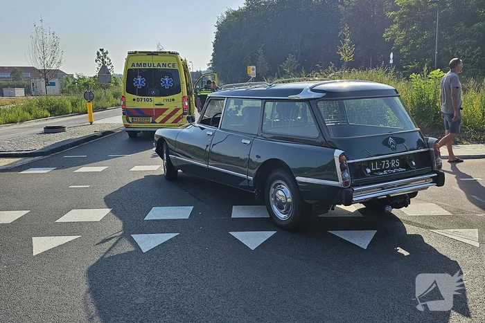 Wielrenner en automobilist in botsing