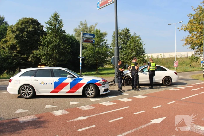 Automobilist botste op paal