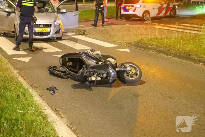 Eigenaar ziet zijn gestolen scooter rijden en zet achtervolging in