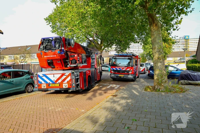 Brandweer forceert woning vanwege brand in keuken