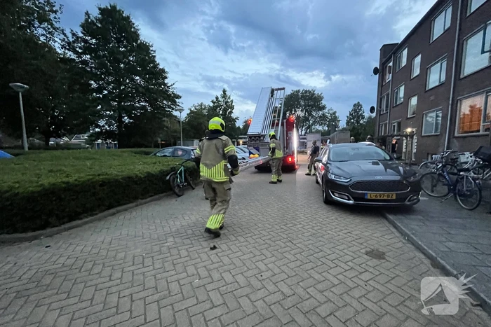 Vrouw buitengesloten van woning