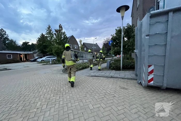 Vrouw buitengesloten van woning