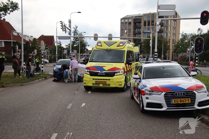 Kind op fiets ernstig gewond bij botsing met automobilist