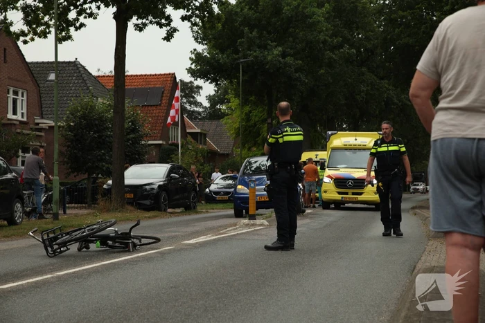 Fietser ernstig gewond bij botsing met automobilist