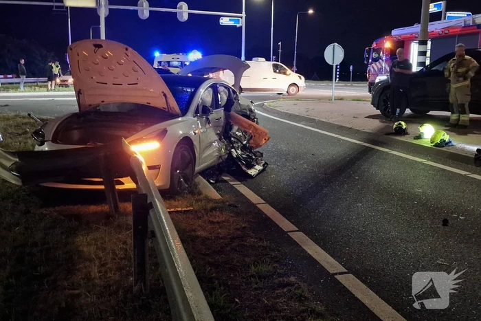 Ravage na botsing tussen twee auto´s