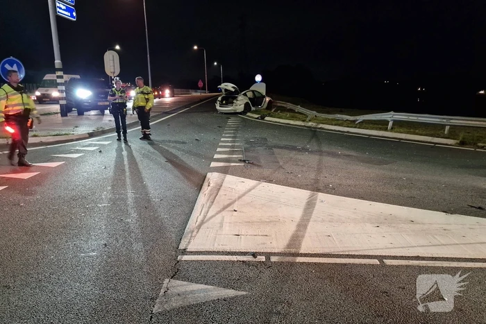 Ravage na botsing tussen twee auto´s