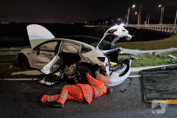 Ravage na botsing tussen twee auto´s