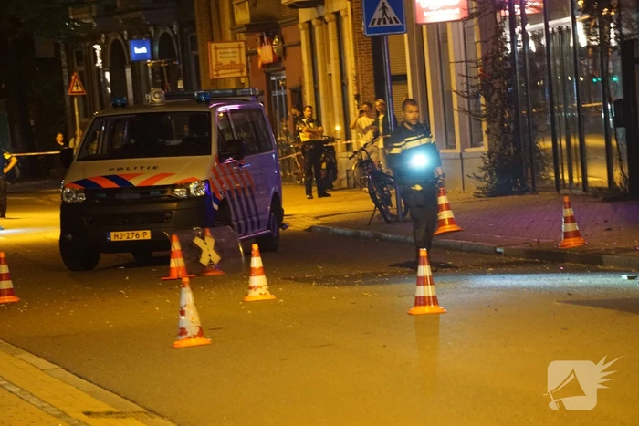 Opnieuw explosie bij beautysalon, vlammen slaan uit pand