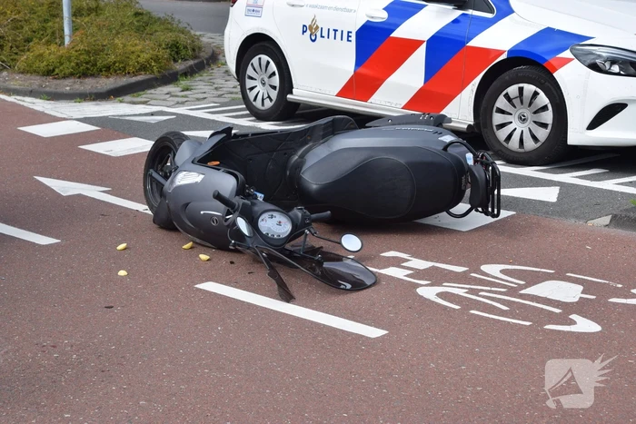 Scooterrijder gewond bij botsing met auto
