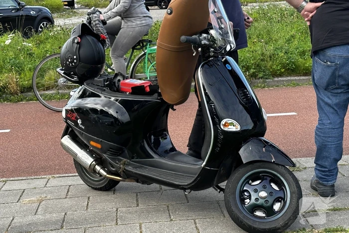 Scooterrijder gewond bij botsing met automobilist