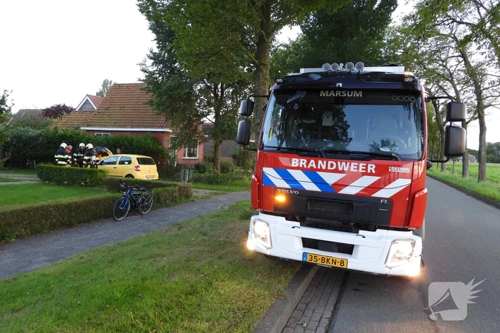Brand in motorcompartiment van auto
