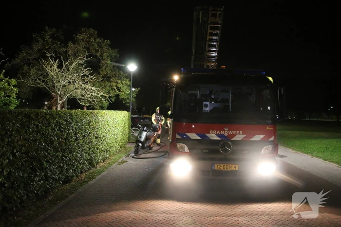 Brandende tuinmeubel snel onder controle