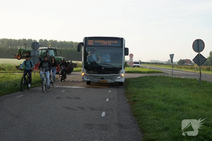 Lijnbus beschadigd bij ongeval met bestelbus