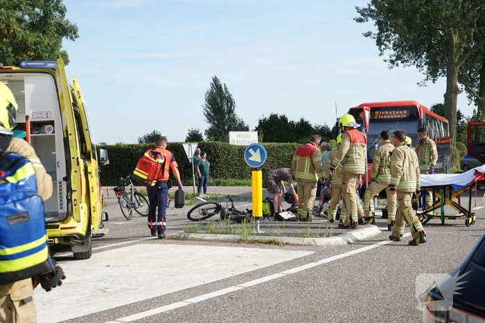 Tiener overleden na botsing lijnbus