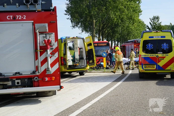 Tiener overleden na botsing lijnbus