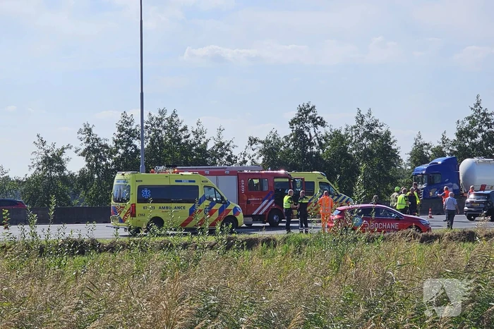 Meerdere voertuigen betrokken bij ongeval op snelweg