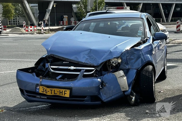 Flinke schade bij ongeval op kruising