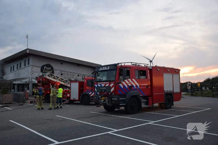 Grote uitslaande brand bij Neeltje Jans mosselen
