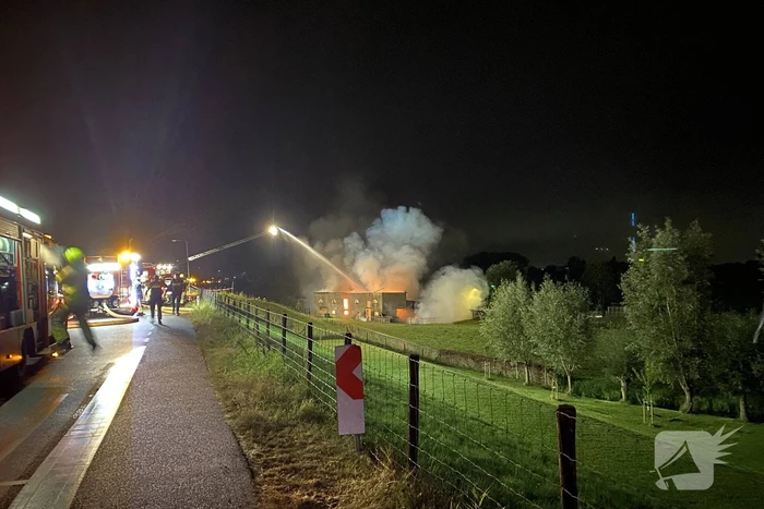 Uitslaande brand in schuur