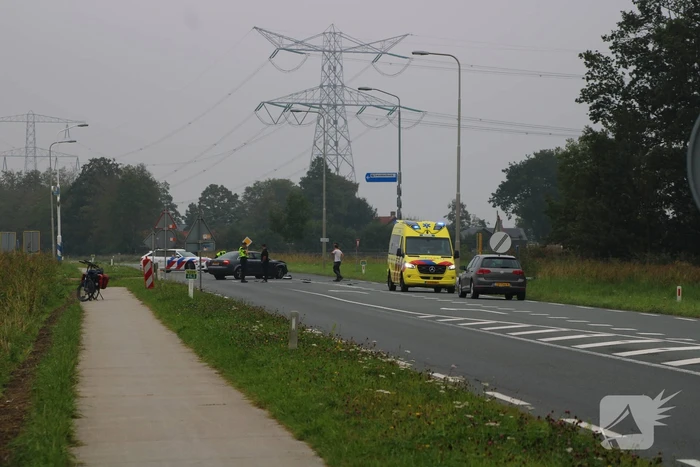 Inzittenden auto slaan op de vlucht na botsing met motorrijder