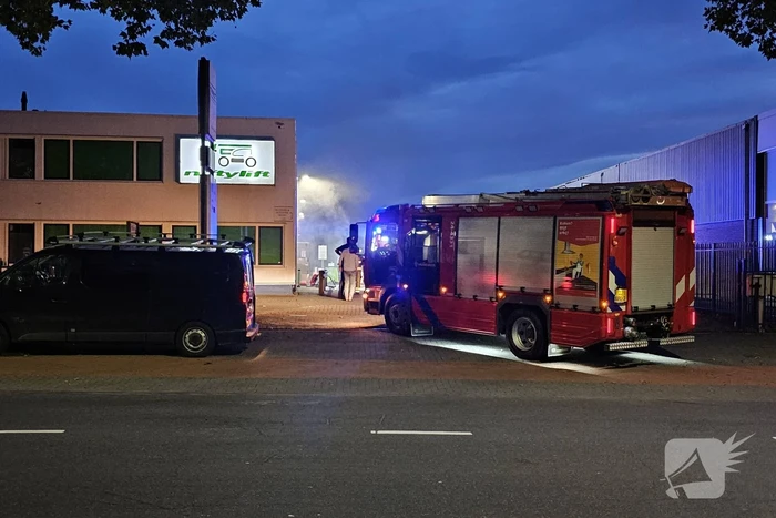 Flinke rookontwikkeling bij brand in bedrijfspand