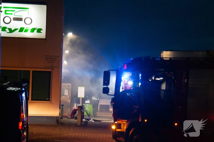 Flinke rookontwikkeling bij brand in bedrijfspand