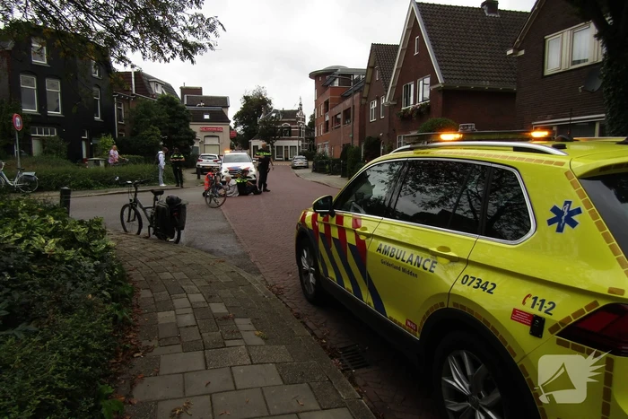 Fietsers in botsing bij inhaalactie