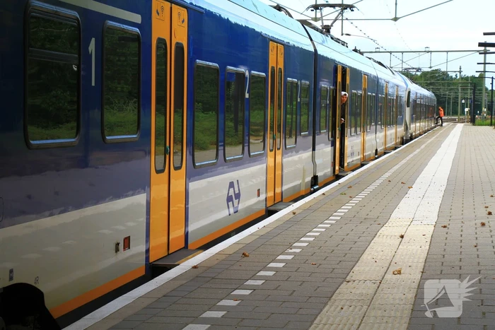 Passagiers opgesloten in defecte trein